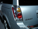 ծa Nissan Quest DƬ D 