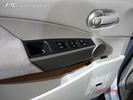 ծa Nissan Quest DƬ D 
