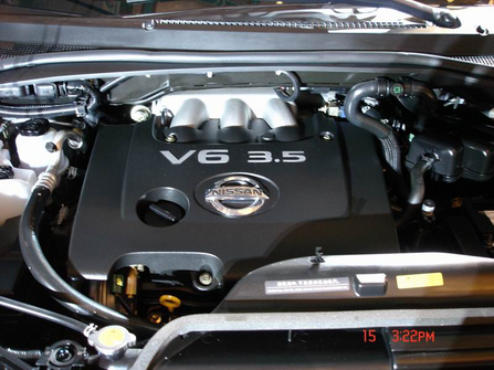 ծa Nissan Quest DƬ D 