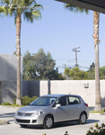 ծa Nissan Versa DƬ D 